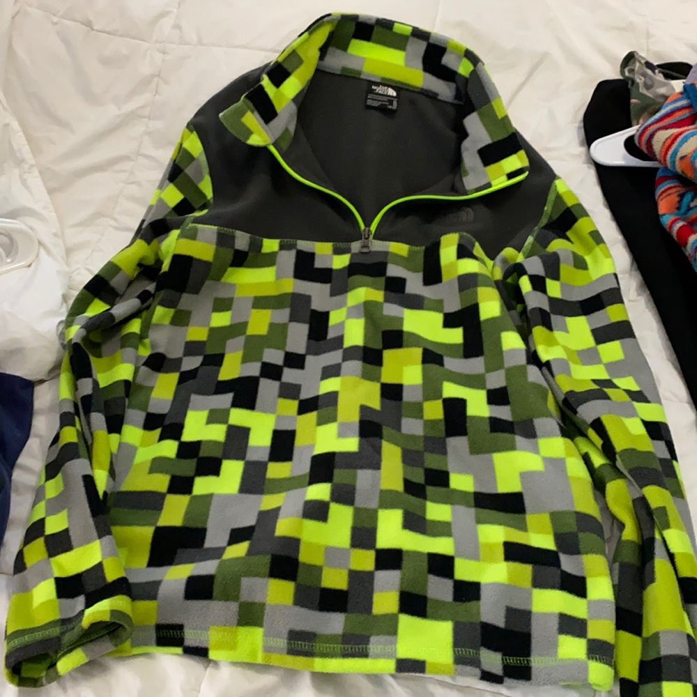 Never worn north face multi color fleece pullover